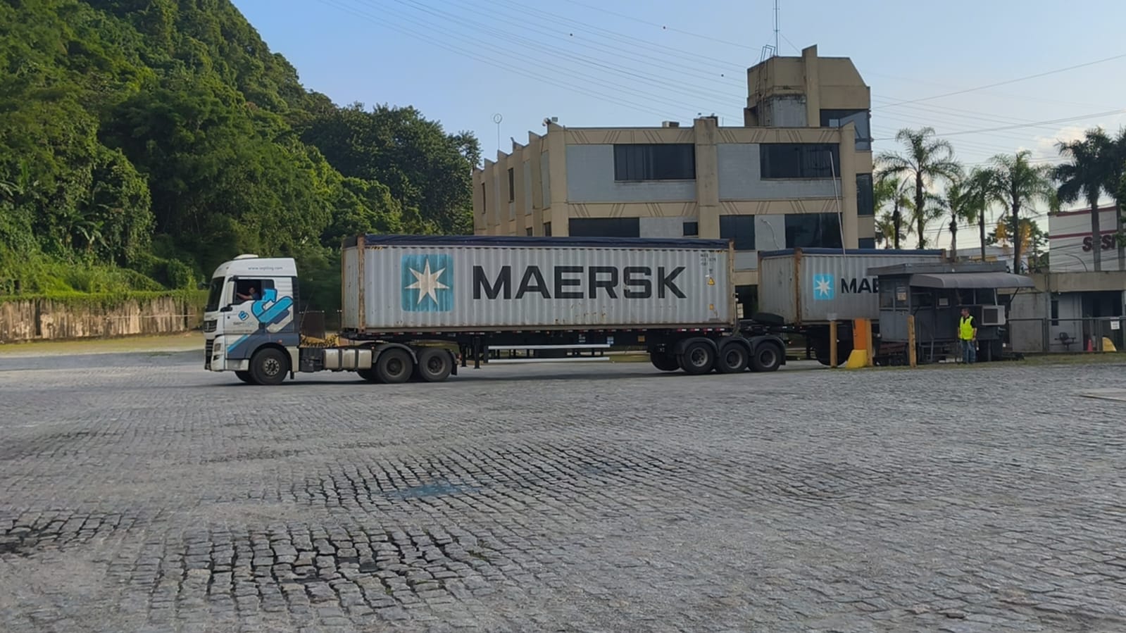 Operação logística da Estrada Transportes